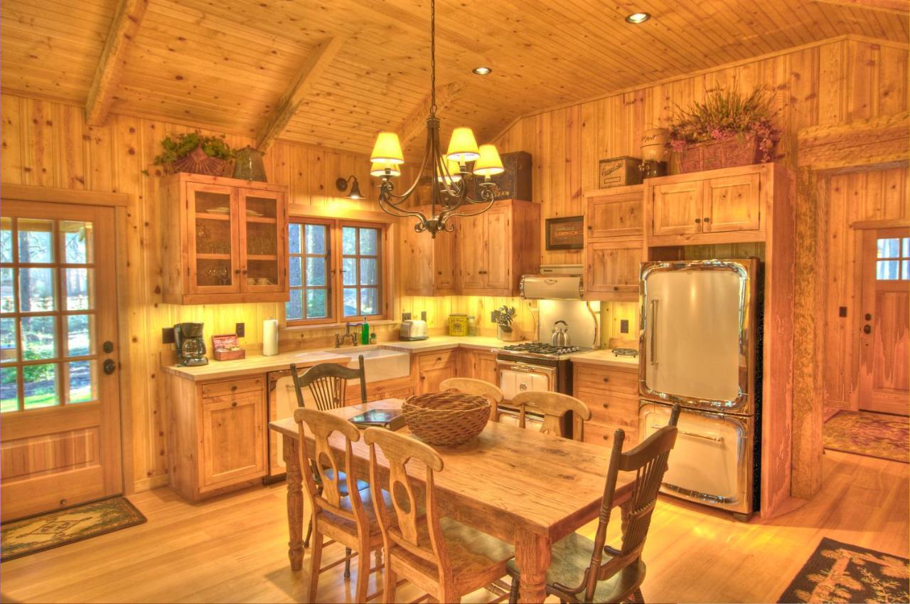 Lake Creek Lodge Bend Exterior foto